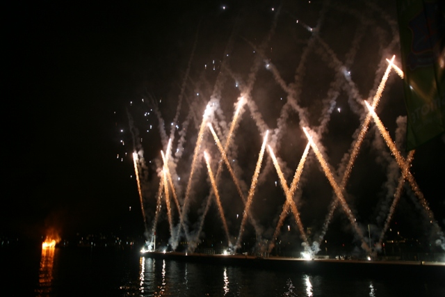 Spetses Armata Festival: The grand firework display begins